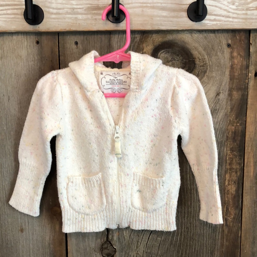 2007 Old Navy Hooded Sweater in Cream Size 18-24 months